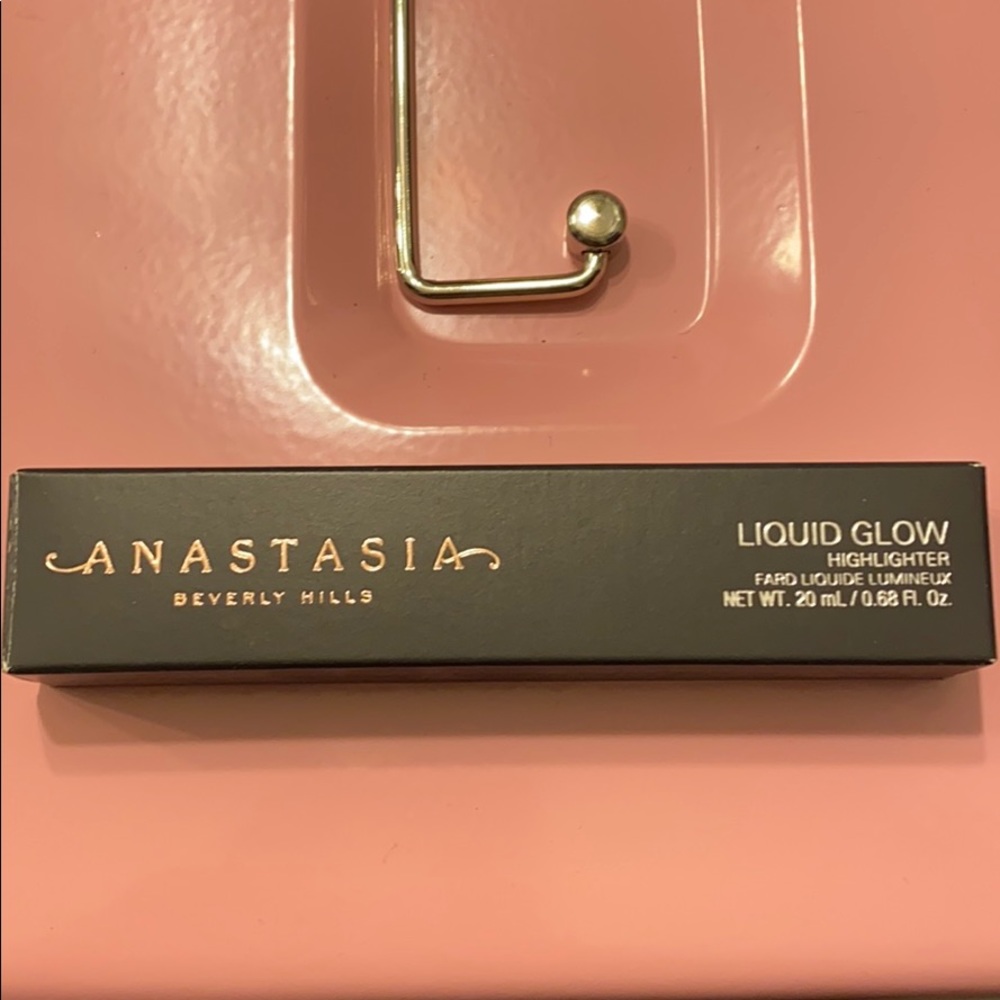Anastasia Beverly Hills Liquid Glow
